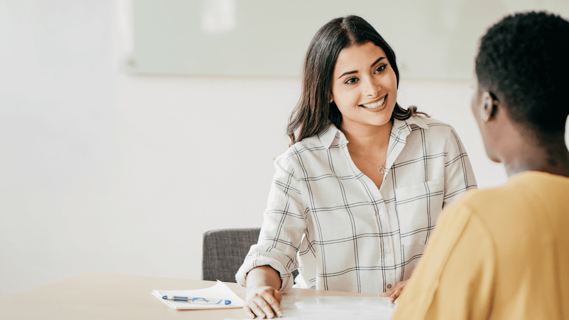 Body Language for Job Interviews: 15 Tips That Work (2026) | ZapResume